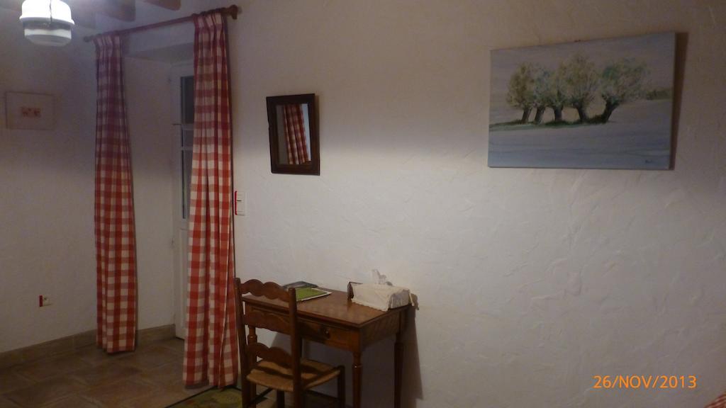 Mellé Couette Et Potager D'Antan B&B 객실 사진