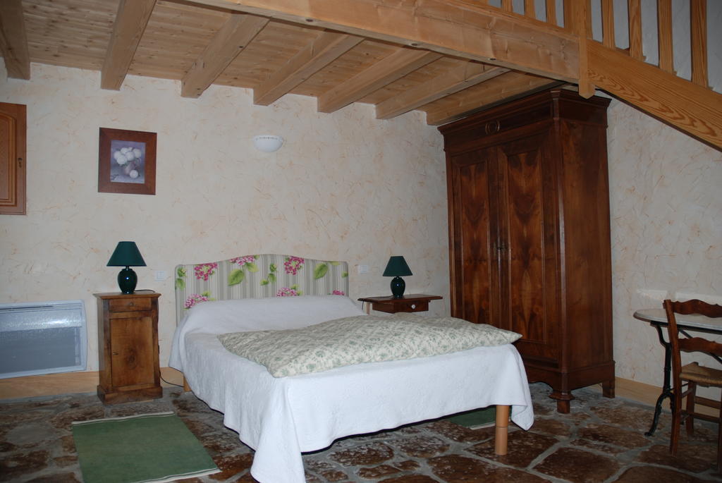 Mellé Couette Et Potager D'Antan B&B 객실 사진
